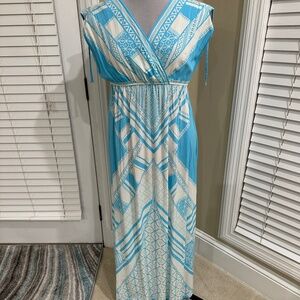 NWOT Fab'rik Blue and White Maxi dress, adjustable shoulders
